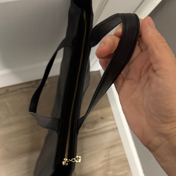 Kate Spade Large Pebbled Black Leather Tote - Picture 7 of 13